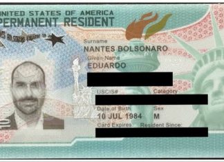 Eduardo Bolsonaro recebe Green Card do governo Trump