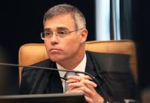 Ministro Mendonça autoriza abertura de investigação da PF sobre repasses para filme sobre Bolsonaro